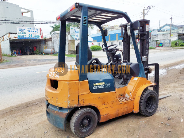 Xe nâng dầu TOYOTA 7FD15