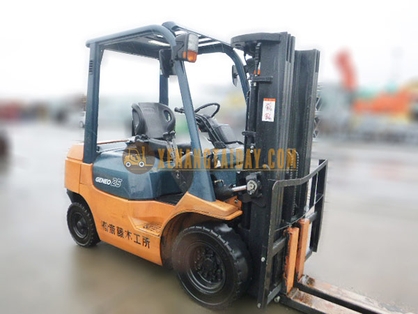 Xe nâng dầu TOYOTA 7FD25