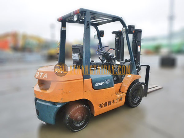 Xe nâng dầu TOYOTA 7FD25