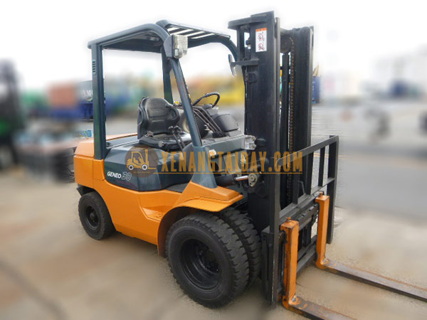 Xe nâng dầu TOYOTA 7FD30