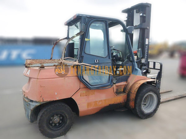 Xe nâng dầu TOYOTA 7FD40
