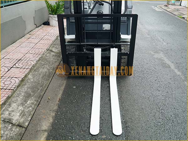 Xe nâng dầu UNICARRIERS FD18T14