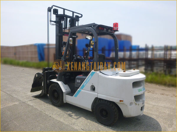 Xe nâng dầu UNICARRIERS FHD35T5S