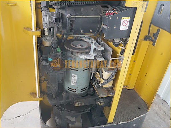Xe nâng điện đứng lái KOMATSU FB09RC-12