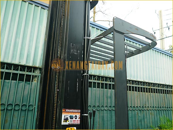 Xe nâng điện đứng lái KOMATSU FB09RS-15