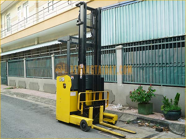 Xe nâng điện đứng lái KOMATSU FB09RS-15