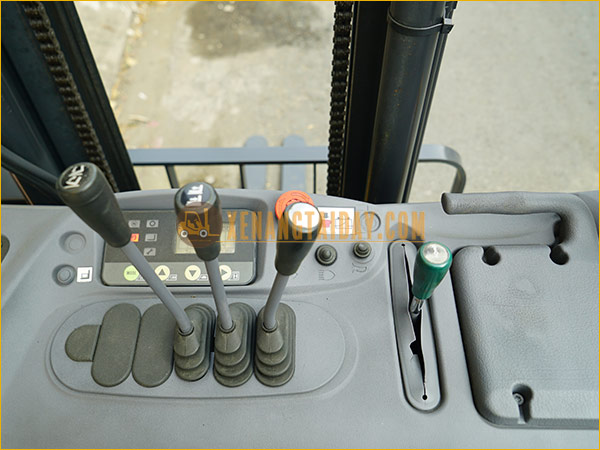 Xe nâng điện đứng lái KOMATSU FB09RS-15