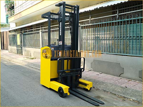 Xe nâng điện đứng lái KOMATSU FB09RS-15