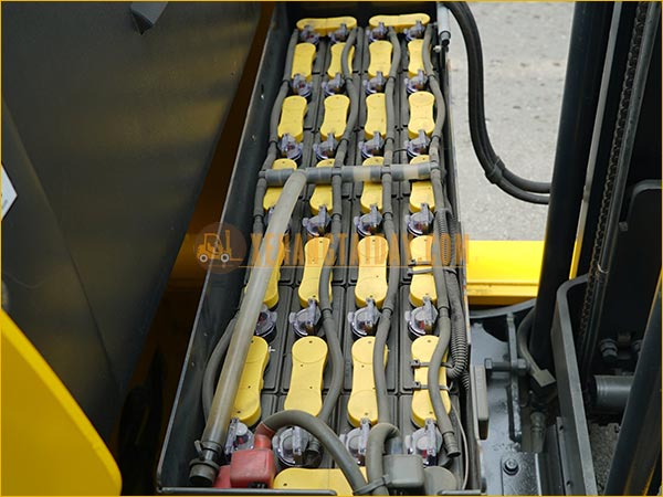 Xe nâng điện đứng lái KOMATSU FB10RS-14