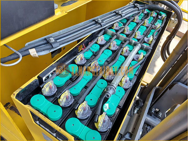 Xe nâng điện đứng lái Komatsu FB10RW-15