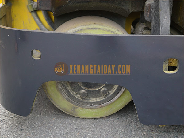 Xe nâng điện đứng lái KOMATSU FB13RCF-12