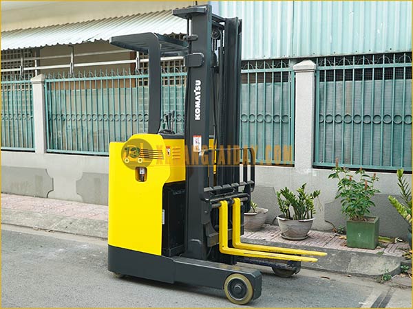Xe nâng điện đứng lái KOMATSU FB13RCF-12