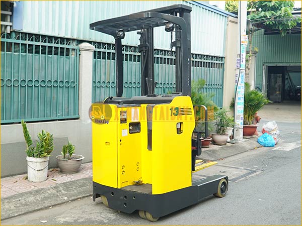 Xe nâng điện đứng lái KOMATSU FB13RCF-12