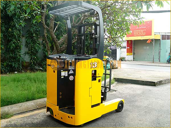 Xe nâng điện đứng lái KOMATSU FB13RS-14