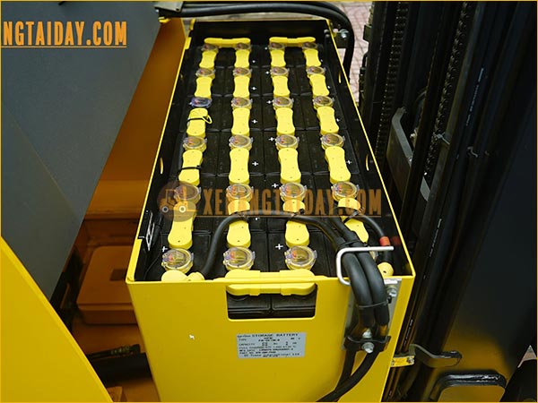 Xe nâng điện đứng lái KOMATSU FB14RL-15