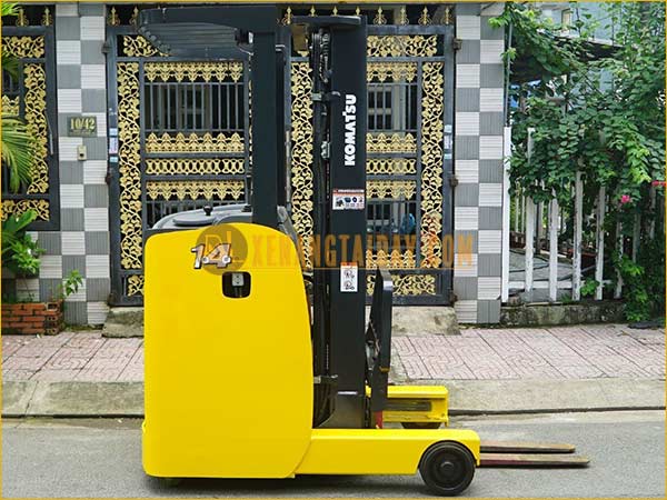 Xe nâng điện đứng lái KOMATSU FB14RL-15