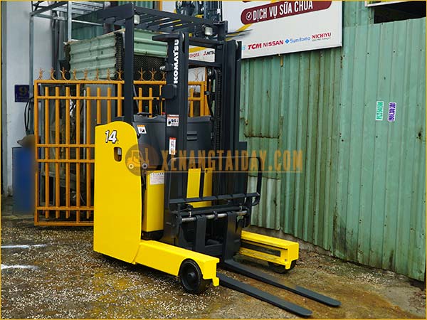 Xe nâng điện đứng lái KOMATSU FB14RL-15