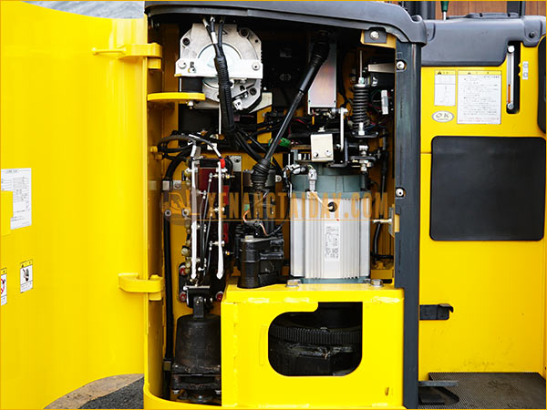 Xe nâng điện đứng lái KOMATSU FB14RL-15