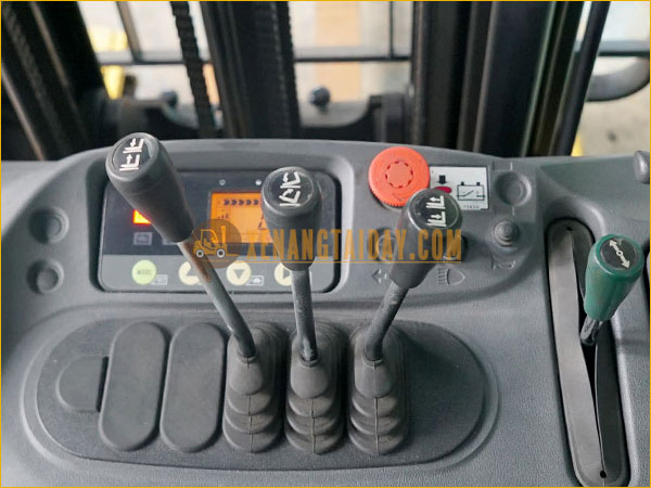 Xe nâng điện đứng lái KOMATSU FB15RL-15