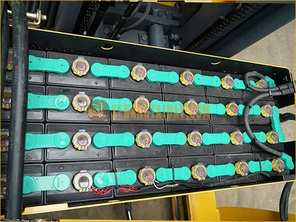 Xe nâng điện đứng lái KOMATSU FB15RL-15