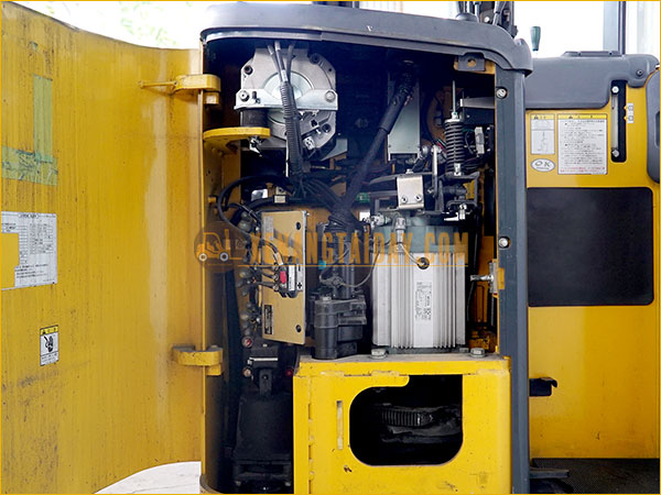 Xe nâng điện đứng lái KOMATSU FB15RL-15