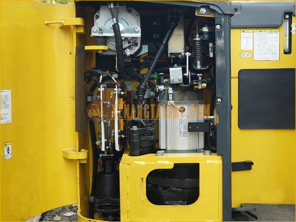 Xe nâng điện đứng lái KOMATSU FB15RL-15