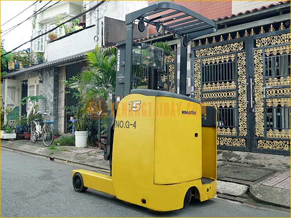 Xe nâng điện đứng lái KOMATSU FB15RL-15
