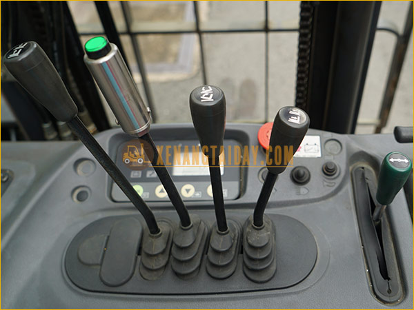 Xe nâng điện đứng lái KOMATSU FB15RL-15
