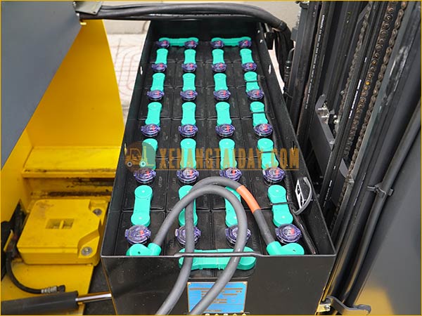 Xe nâng điện đứng lái KOMATSU FB15RL-15