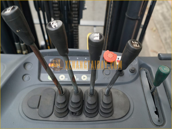 Xe nâng điện đứng lái KOMATSU FB15RL-15