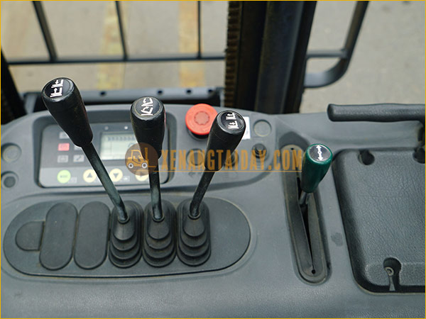 Xe nâng điện đứng lái KOMATSU FB15RL-15
