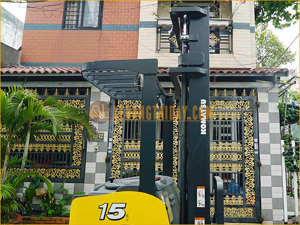 Xe nâng điện đứng lái KOMATSU FB15RL-15