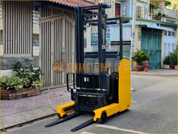 Xe nâng điện đứng lái KOMATSU FB15RL-15