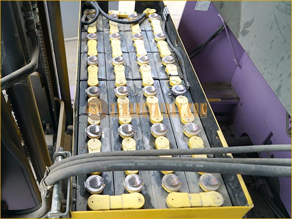 Xe nâng điện đứng lái KOMATSU FB15RL-15