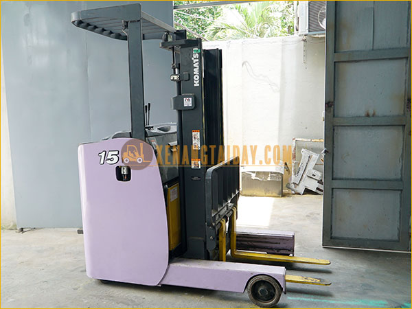 Xe nâng điện đứng lái KOMATSU FB15RL-15