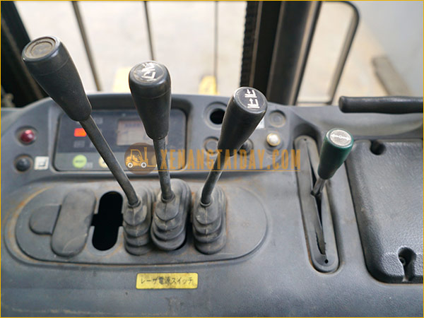 Xe nâng điện đứng lái KOMATSU FB15RL-15