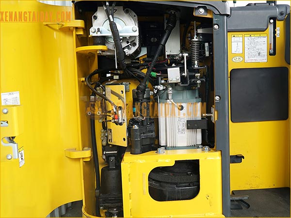 Xe nâng điện đứng lái KOMATSU FB15RL-15