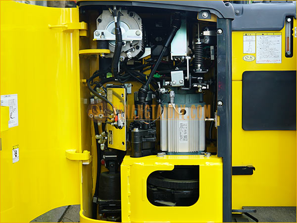 Xe nâng điện đứng lái KOMATSU FB15RL-15