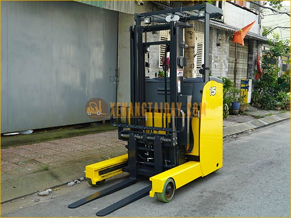 Xe nâng điện đứng lái KOMATSU FB15RL-15