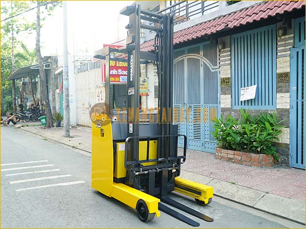 Xe nâng điện đứng lái KOMATSU FB15RL-15