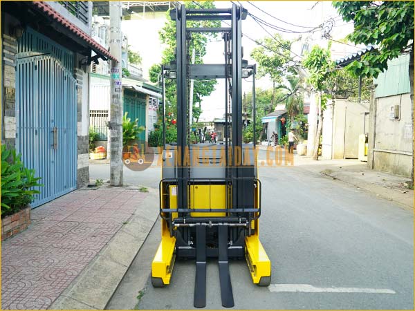 Xe nâng điện đứng lái KOMATSU FB15RL-15