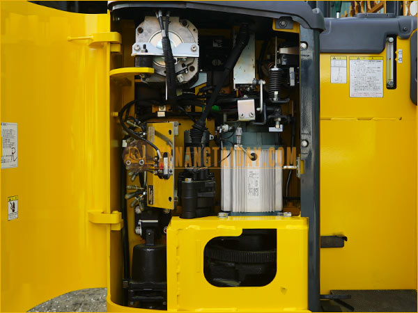 Xe nâng điện đứng lái KOMATSU FB15RL-15