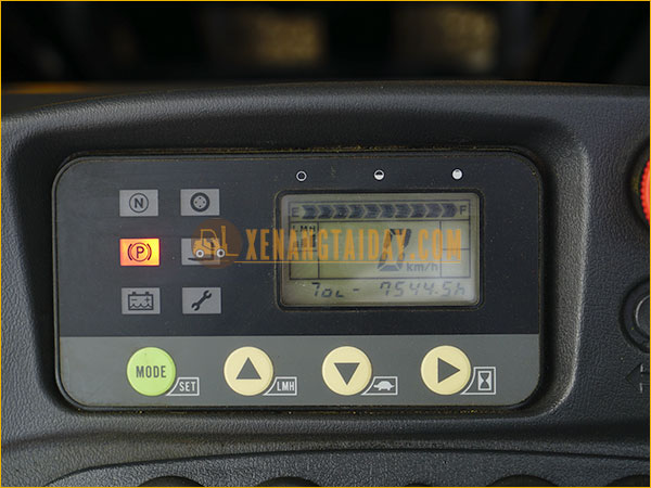 Xe nâng điện đứng lái KOMATSU FB15RL-15