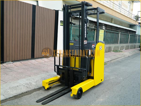 Xe nâng điện đứng lái KOMATSU FB15RL-15