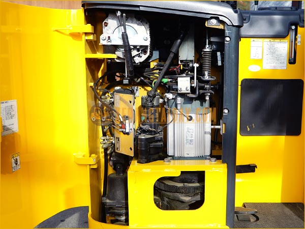Xe nâng điện đứng lái KOMATSU FB15RL-15