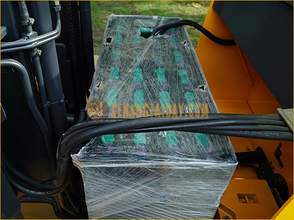 Xe nâng điện đứng lái KOMATSU FB15RL-15