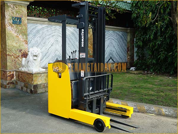 Xe nâng điện đứng lái KOMATSU FB15RL-15