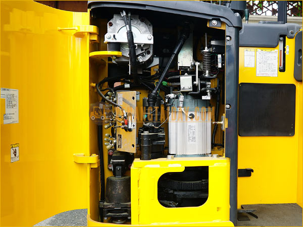 Xe nâng điện đứng lái KOMATSU FB15RL-15