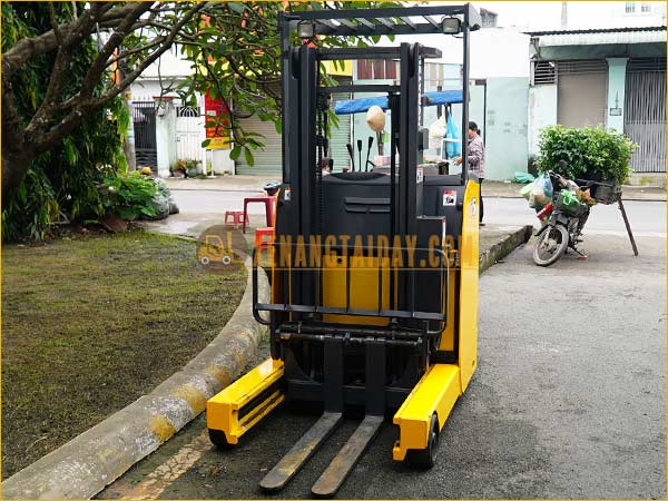 Xe nâng điện đứng lái KOMATSU FB15RL-15
