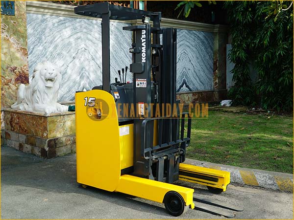 Xe nâng điện đứng lái KOMATSU FB15RS-15